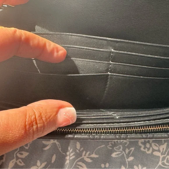 Gucci Chain Wallet - Picture 4 of 7